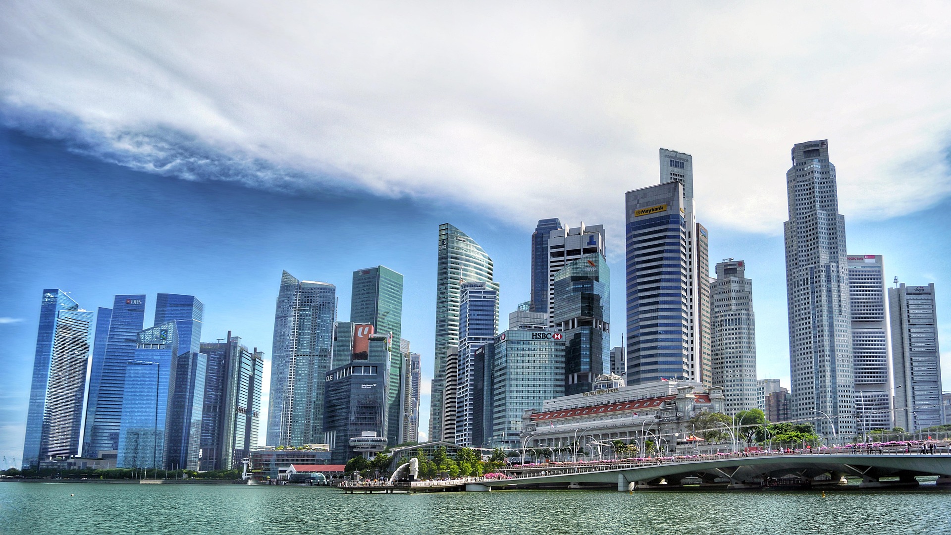 Singapore buildings behind Singapore river during daytime